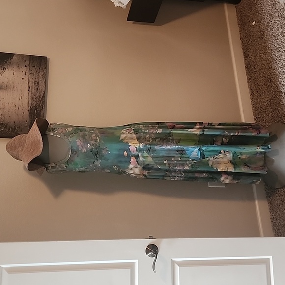 Spring floor length artistic dress - Picture 5 of 9